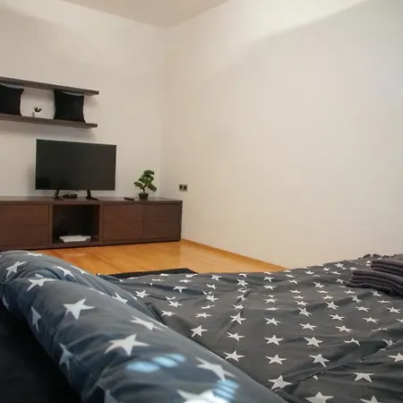 House Stars * Ljubljana