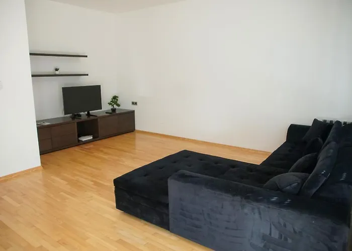 House Stars ليوبليانا