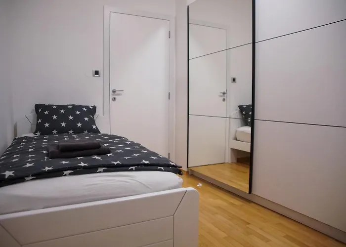 Apartma House Stars *