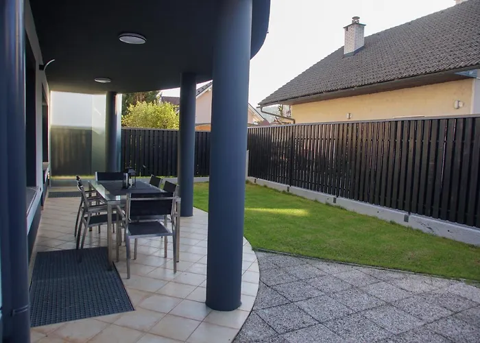 House Stars * Ljubljana